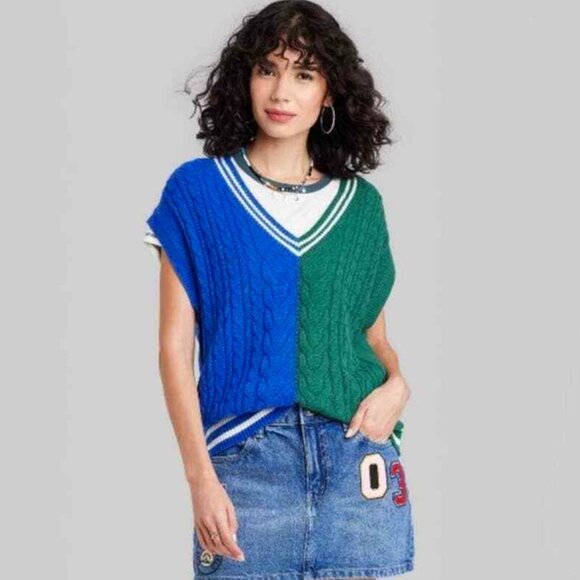 WILD FABLE Sweaters - WILD FABLE Oversized Cable Knit Colorblock Sweater Vest Size Medium NWT